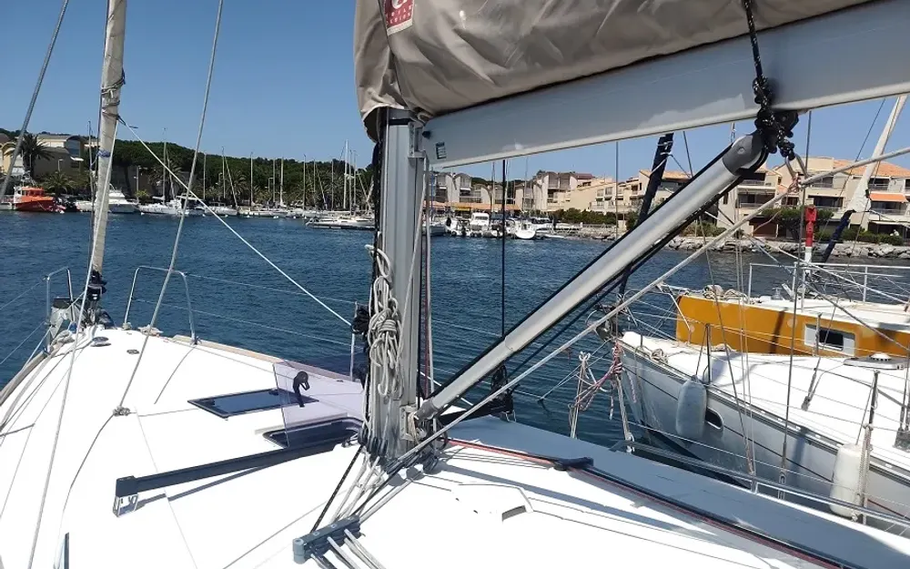slider 26 Beneteau Oceanis 38.1