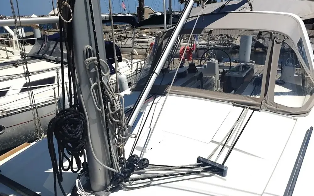 slider 32 Beneteau Oceanis 38.1