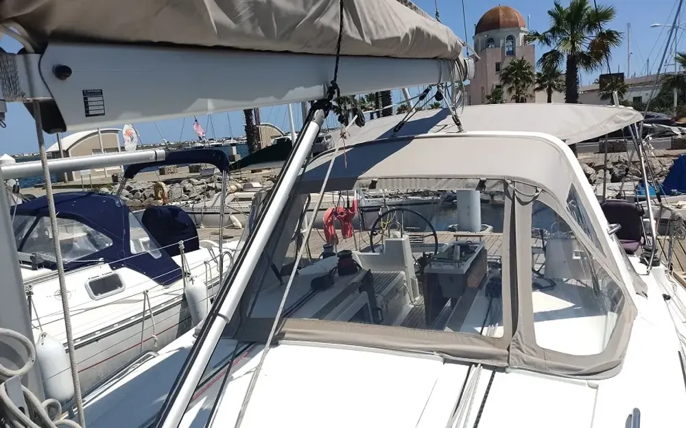 slider 33 Beneteau Oceanis 38.1