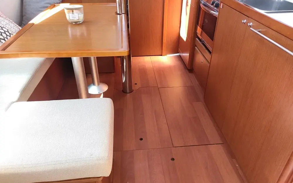 slider 39 Beneteau Oceanis 38.1