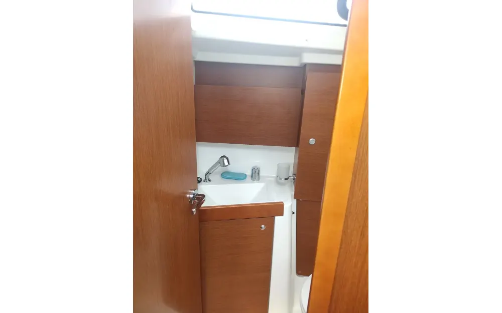 slider 47 Beneteau Oceanis 38.1