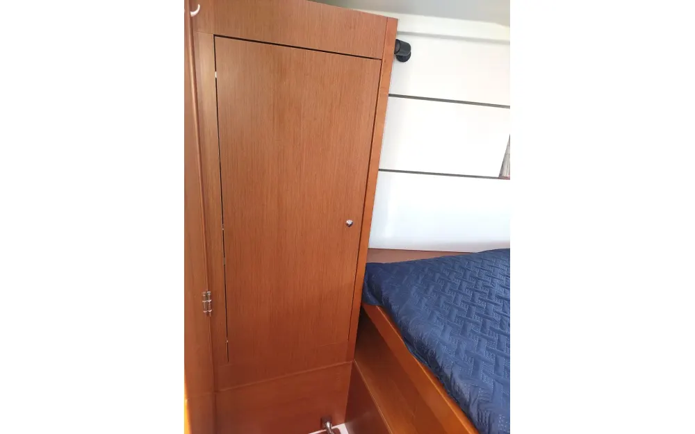 slider 57 Beneteau Oceanis 38.1