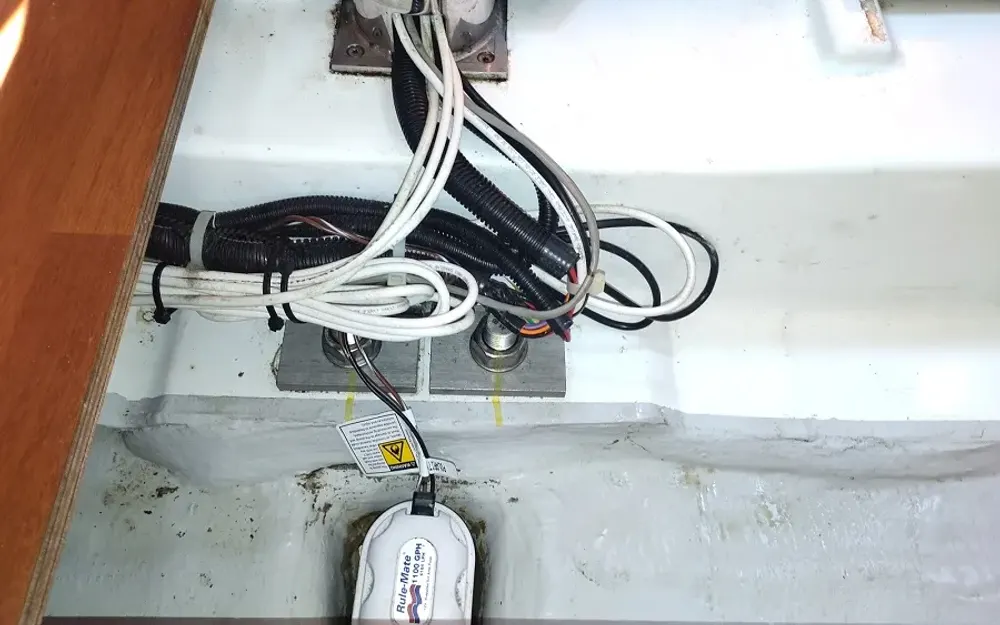slider 63 Beneteau Oceanis 38.1