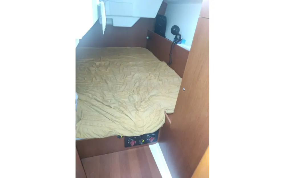slider 68 Beneteau Oceanis 38.1