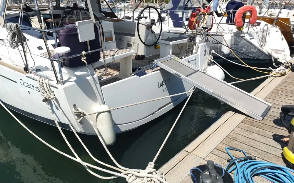 slider 6 Beneteau Oceanis 38.1