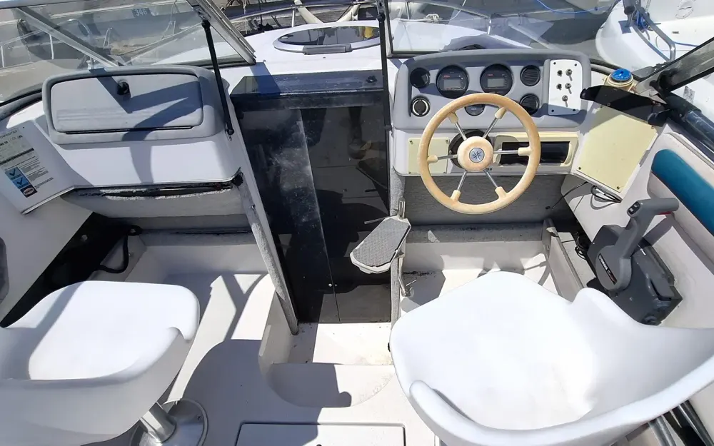 slider 10 Four Winns Sundowner 195