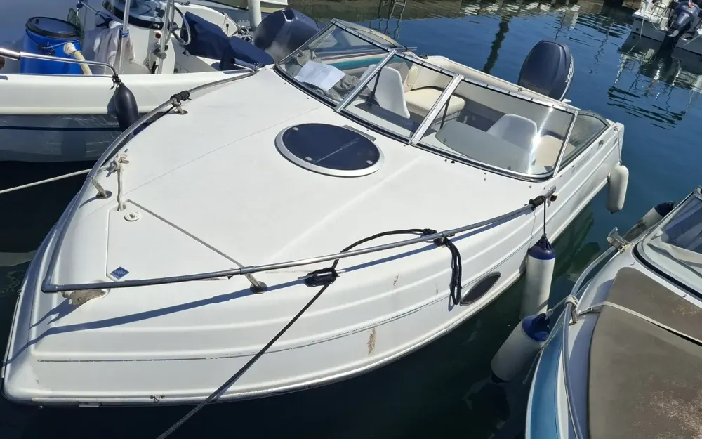 slider 16 Four Winns Sundowner 195