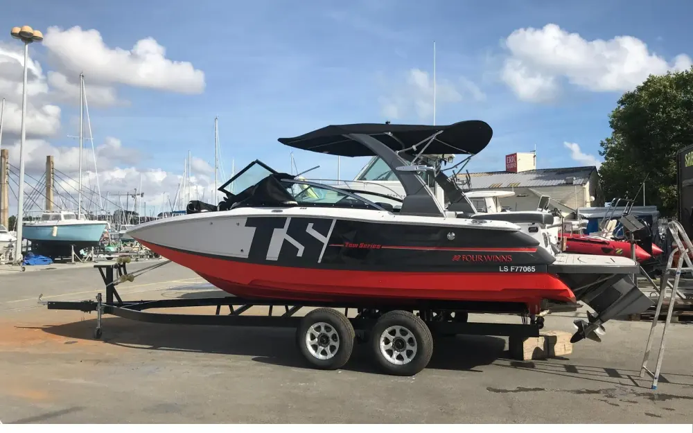 slider 1 Four Winns TS 222
