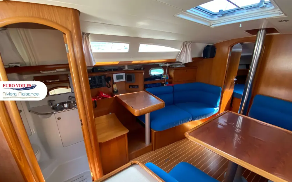 slider 11 Jeanneau Sun Odyssey 37