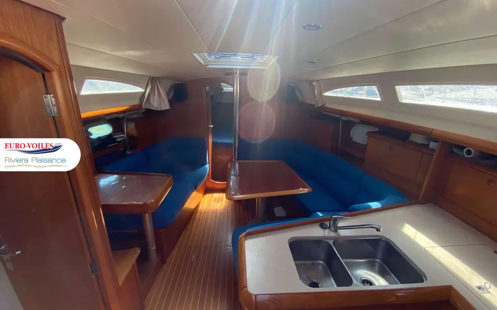 slider 15 Jeanneau Sun Odyssey 37