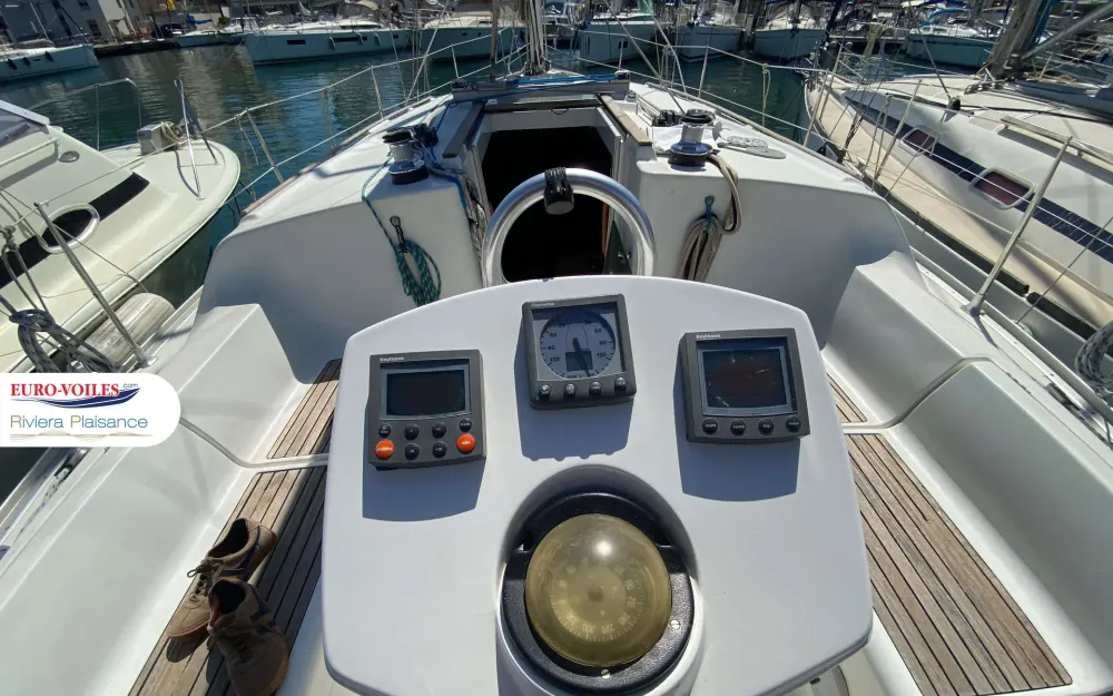 slider 6 Jeanneau Sun Odyssey 37
