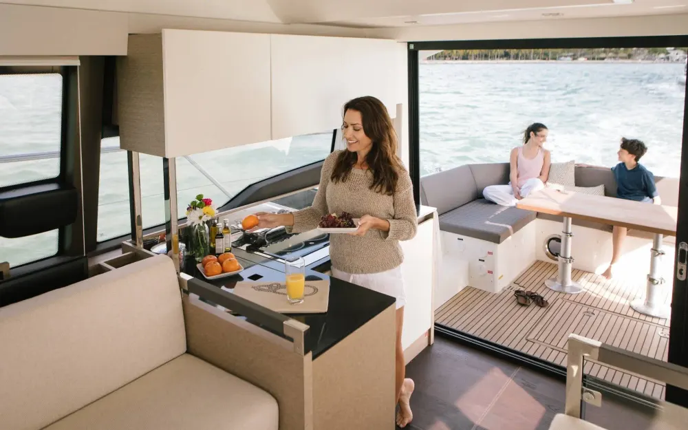 slider 7 Prestige Yachts Prestige 460 Fly