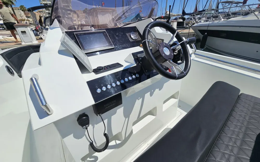 slider 24 Pacific Craft  27 RX