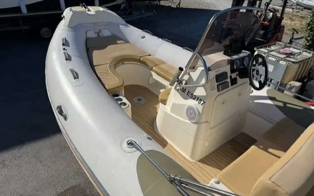 slider 3 Zodiac Medline 650 Neo
