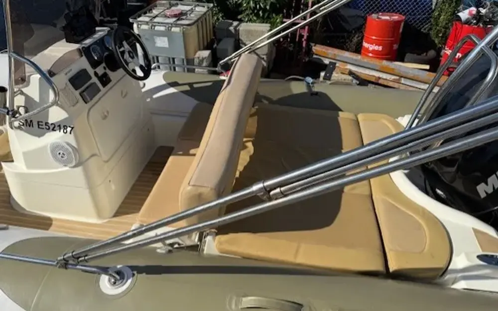 slider 4 Zodiac Medline 650 Neo