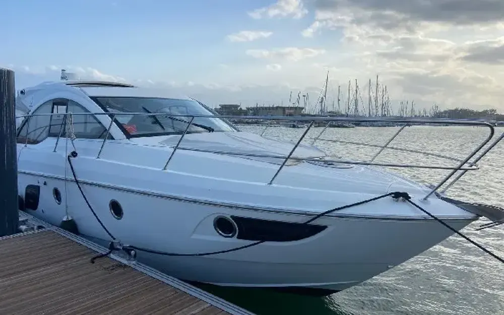 slider 0 Beneteau Flyer Gran Turismo 38