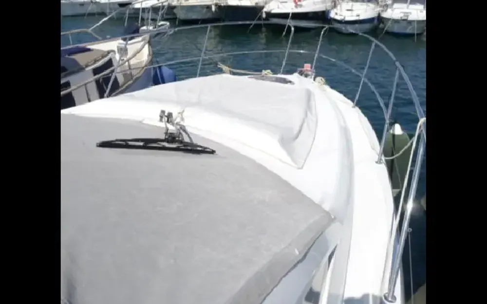 slider 8 Beneteau Flyer Gran Turismo 38