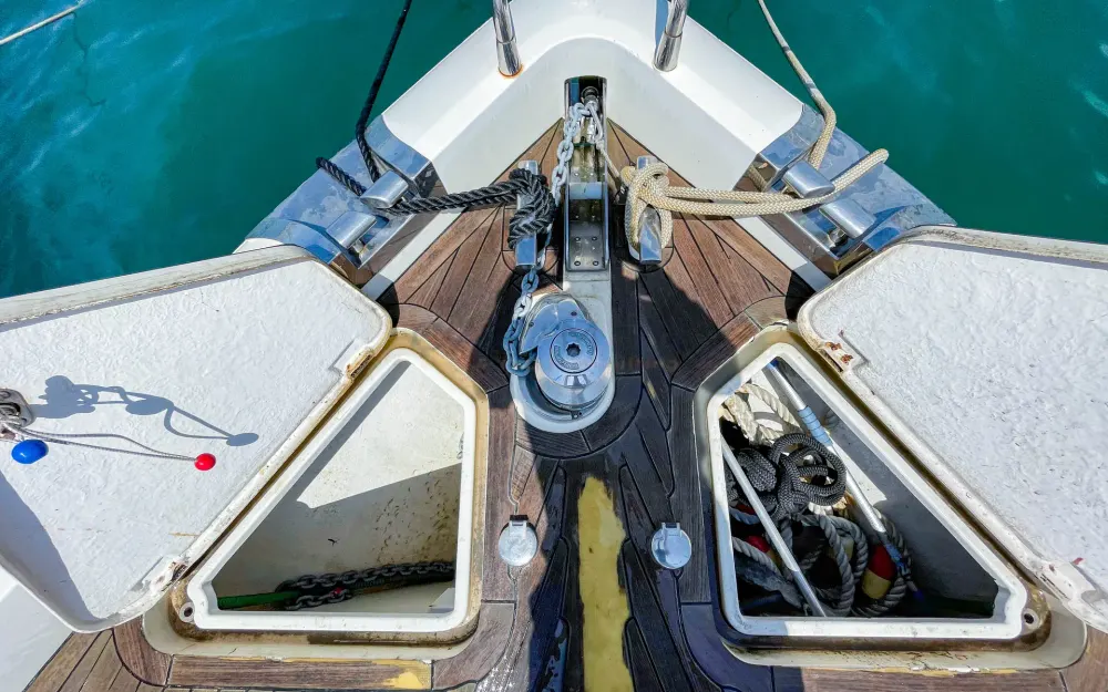slider 10 Pearl Yachts Pearl 60