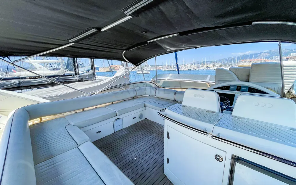 slider 13 Pearl Yachts Pearl 60