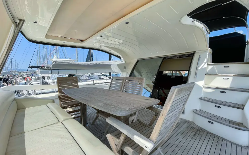 slider 2 Pearl Yachts Pearl 60