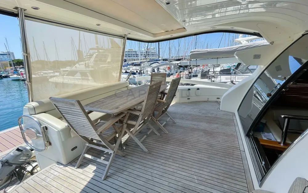 slider 3 Pearl Yachts Pearl 60