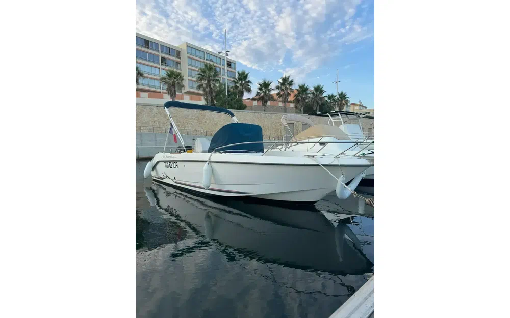 slider 0 B2 Marine 650