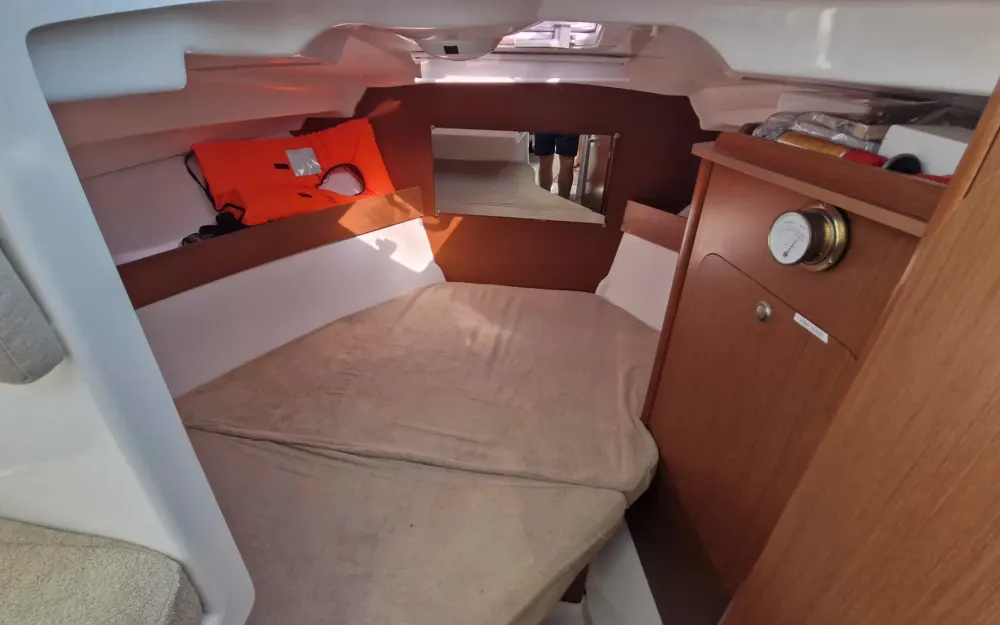 slider 2 Beneteau Antares 780 HB