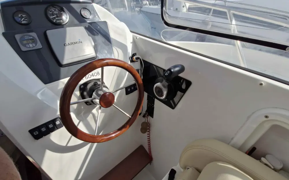 slider 4 Beneteau Antares 780 HB