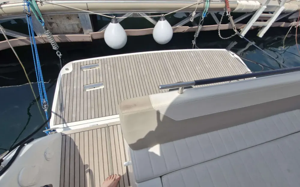 slider 6 Jeanneau Leader 33