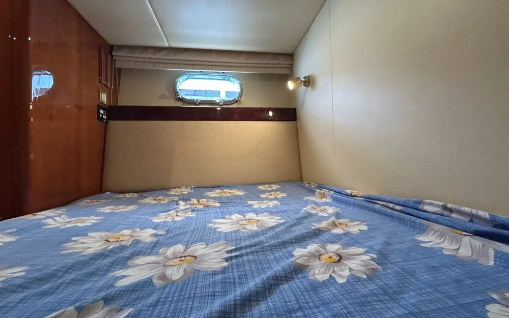 slider 13 Majesty Yachts Majesty 50
