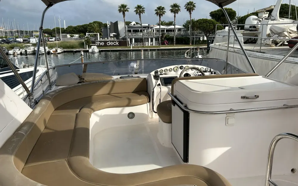 slider 1 Majesty Yachts Majesty 50