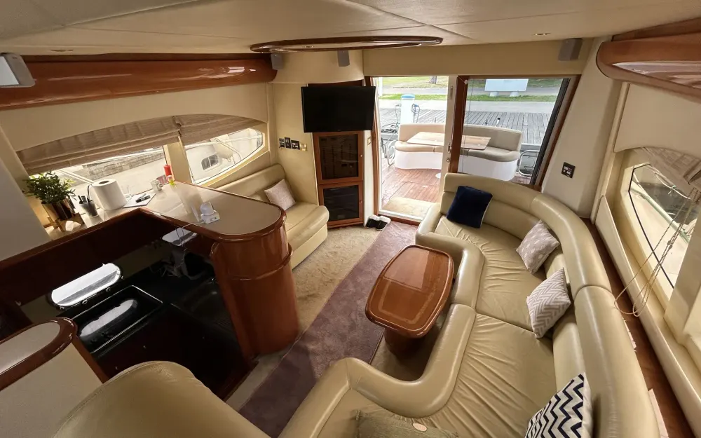 slider 5 Majesty Yachts Majesty 50
