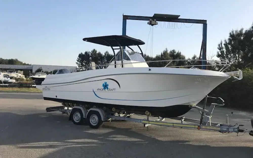 slider 0 Pacific Craft  750 Open