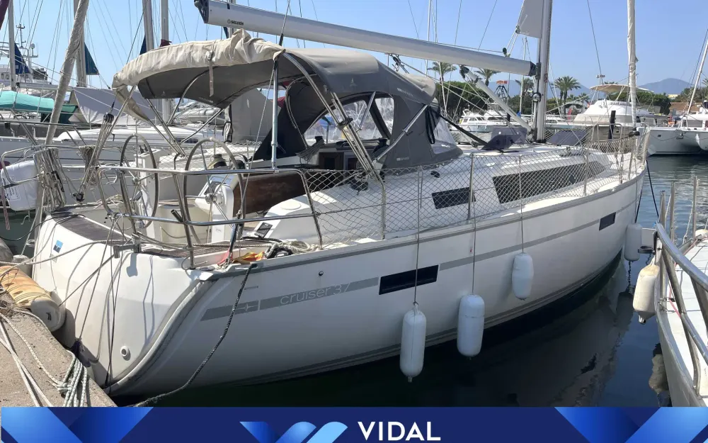 slider 0 Bavaria  37 Cruiser