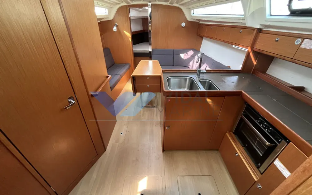 slider 1 Bavaria  37 Cruiser