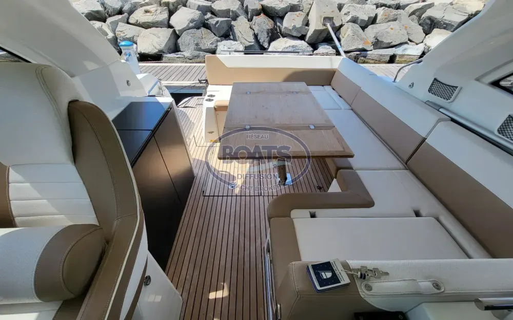slider 6 Jeanneau Leader 33