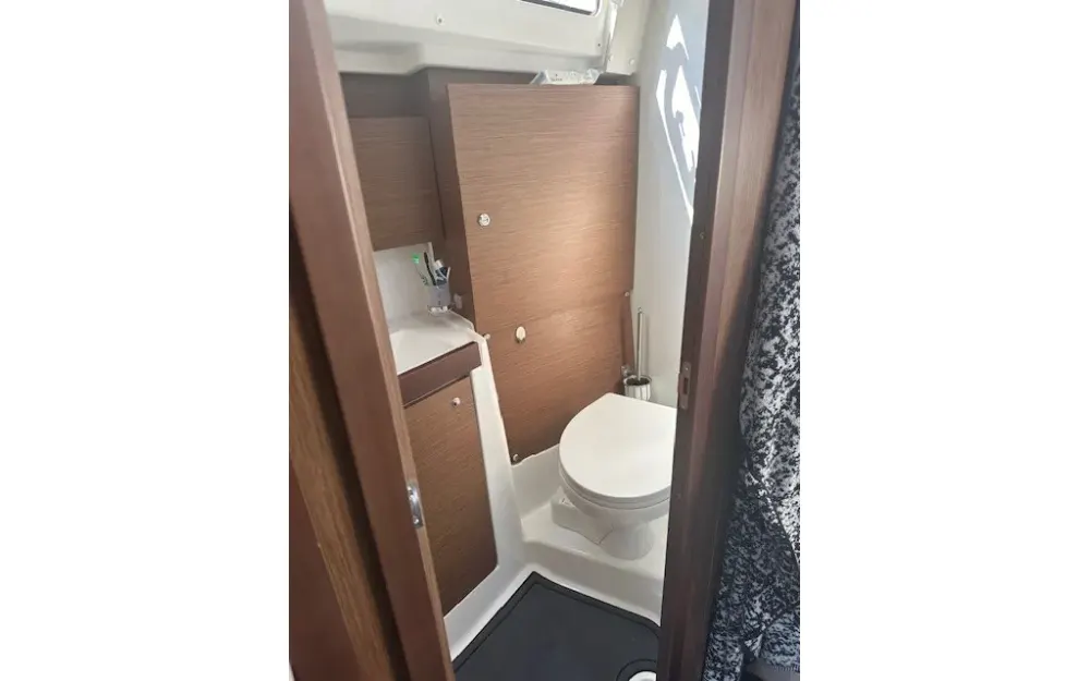 slider 16 Beneteau Oceanis 38.1