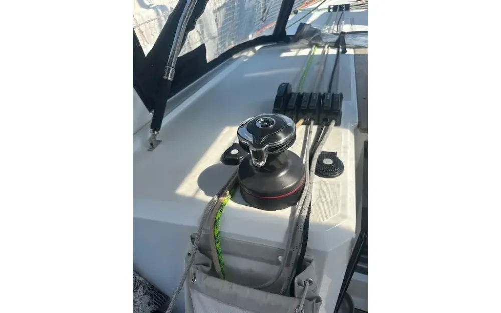 slider 4 Beneteau Oceanis 38.1