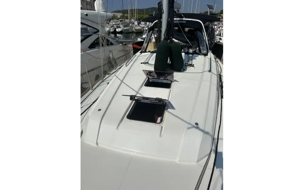 slider 5 Beneteau Oceanis 38.1