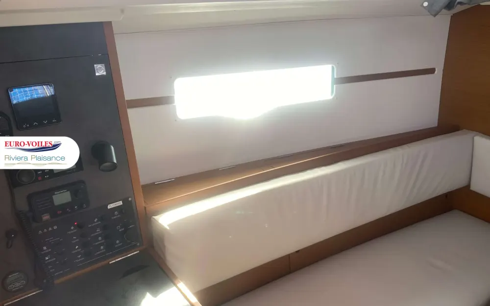slider 7 Jeanneau Sun Odyssey 349