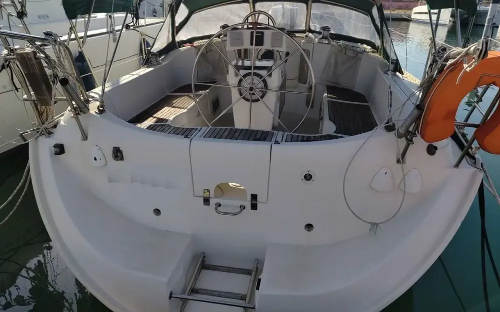 slider 3 Beneteau Oceanis 351