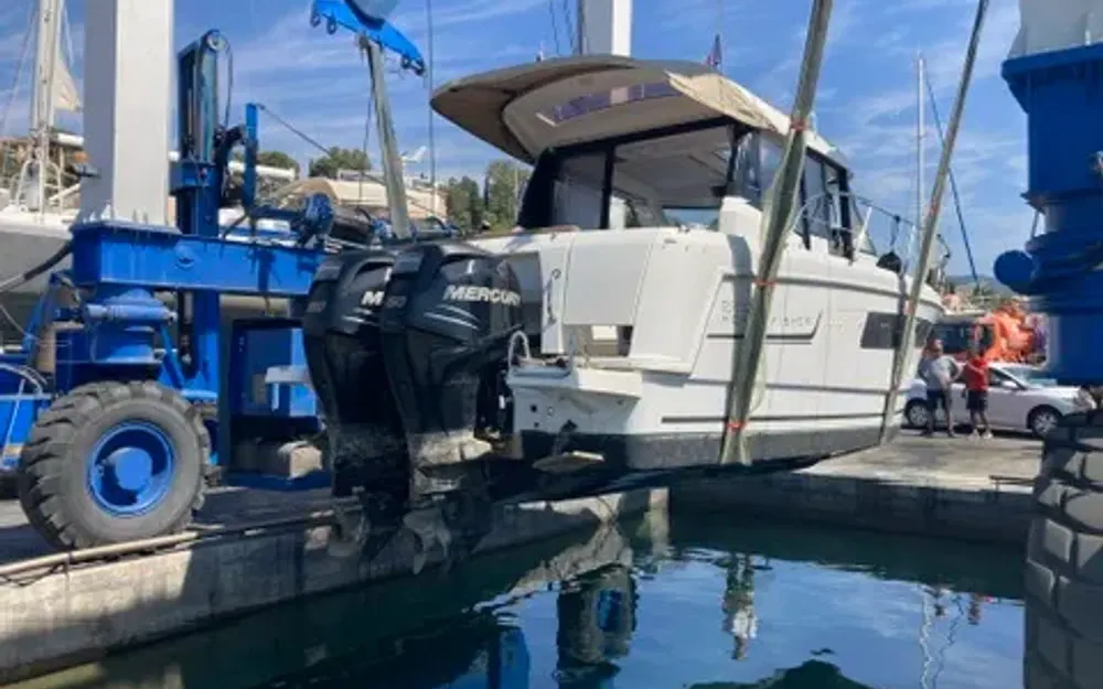 slider 3 Jeanneau Merry Fisher 855