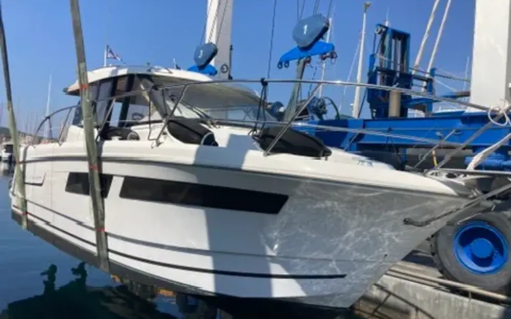 slider 2 Jeanneau Merry Fisher 855