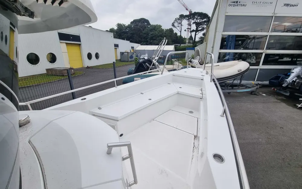 slider 10 Axopar  28 Open