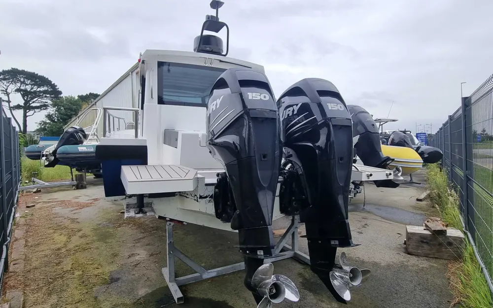 slider 2 Axopar  28 Open