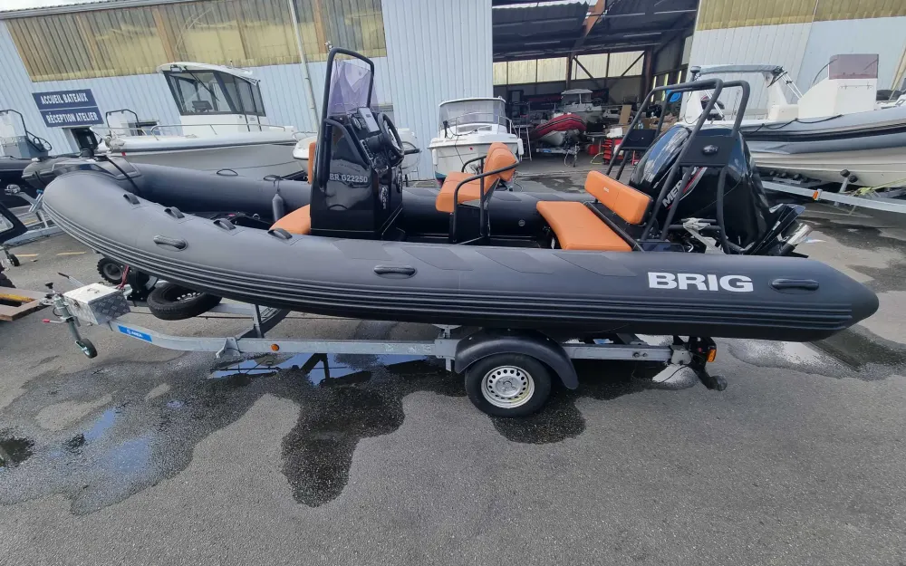slider 3 Brig Navigator 570