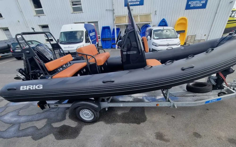 slider 4 Brig Navigator 570