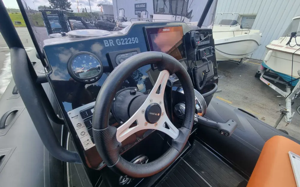 slider 6 Brig Navigator 570