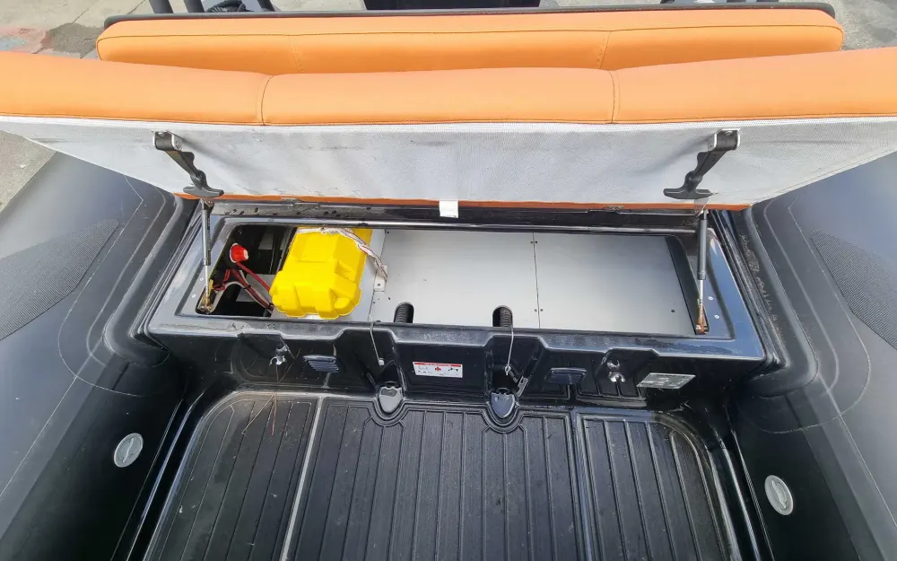 slider 8 Brig Navigator 570
