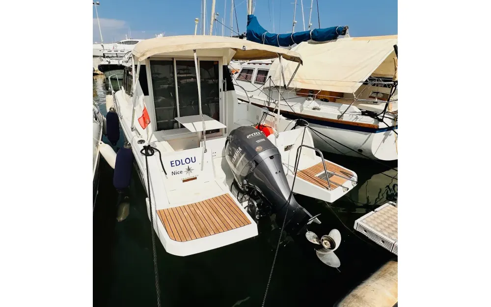 slider 0 Jeanneau Merry Fisher 795